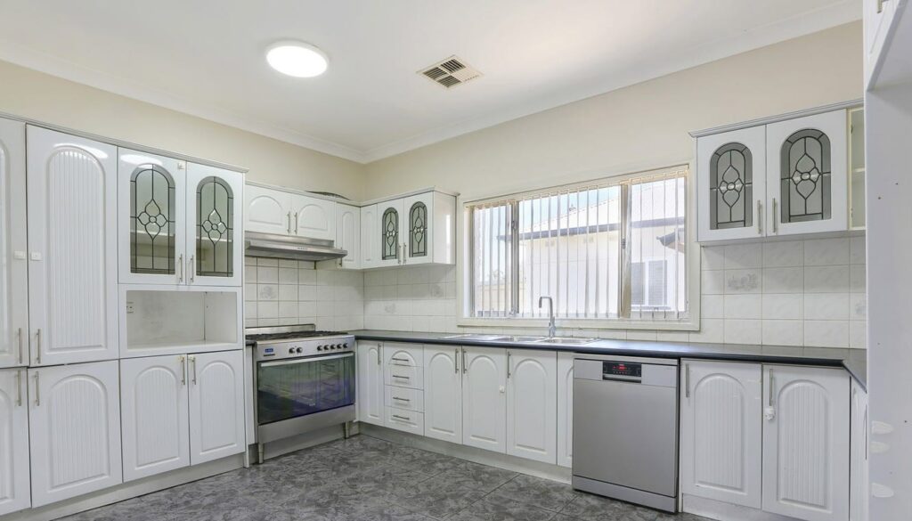 Caroline Street – House